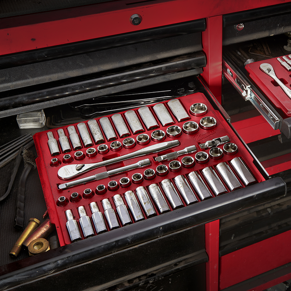 Milwaukee 1/4” Drive 50pc Ratchet & Socket Set SAE & Metric  - 48229004