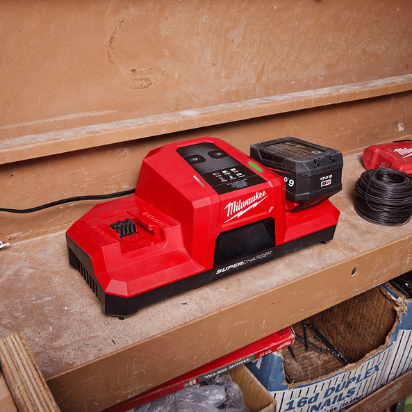 Milwaukee M18™ Dual Bay Super Charger - M18DBSC
