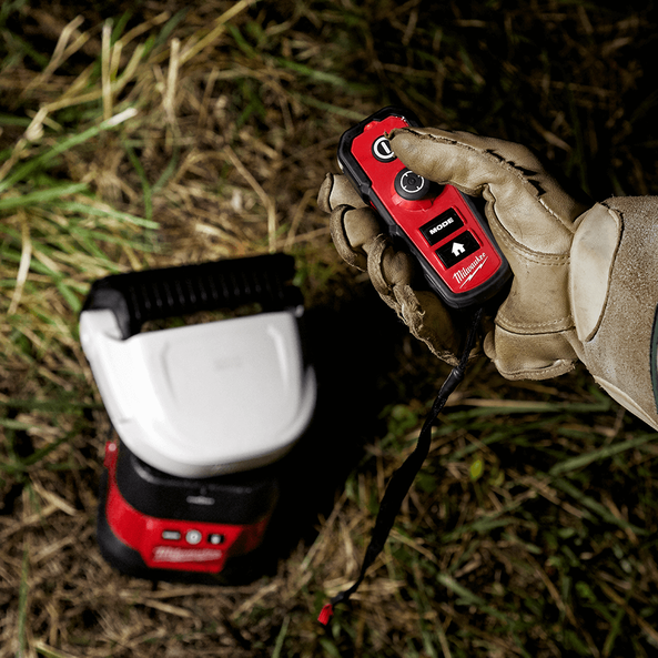 Milwaukee M18™ Utility Remote Spot Light w/ ONE-KEY™ (Tool Only) - M18URSL0