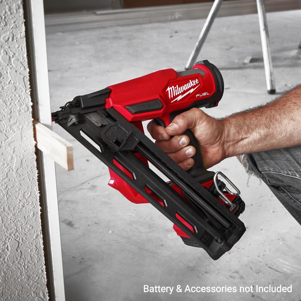 Milwaukee M18 FUEL™ 15 Gauge Angled Finishing Nailer skin M18FN15GA -0C - BONUS CAP