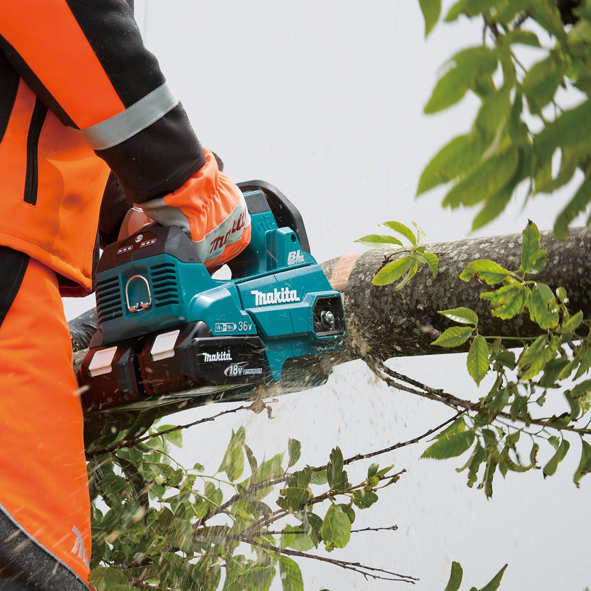 Makita 18Vx2 Brushless Top Handle Chainsaw 300mm Kit - DUC306PT2