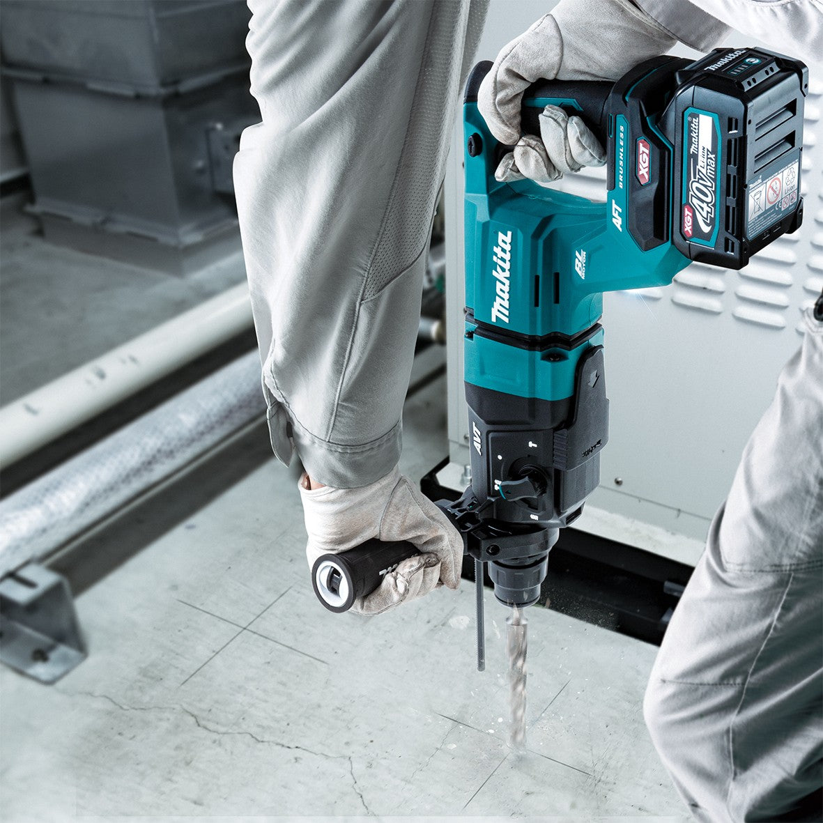 MAKITA 40V Max Brushless 28mm SDS Plus Rotary Hammer HR007GZ