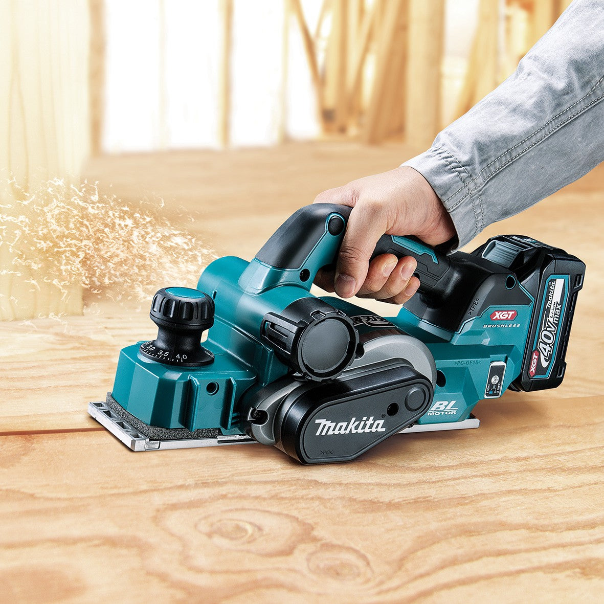 Makita 40V Max Brushless 82mm Planer KP001GZ